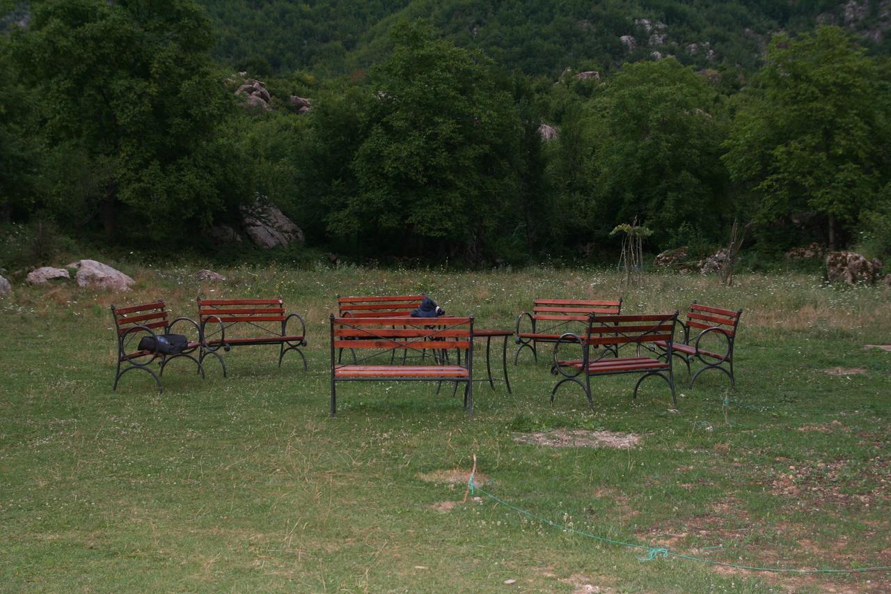 Bujtina Dreni Otel Theth Dış mekan fotoğraf